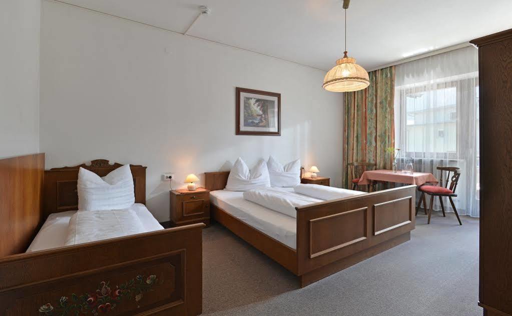 Hotel Restaurant Gradlwirt Niederndorf  Экстерьер фото