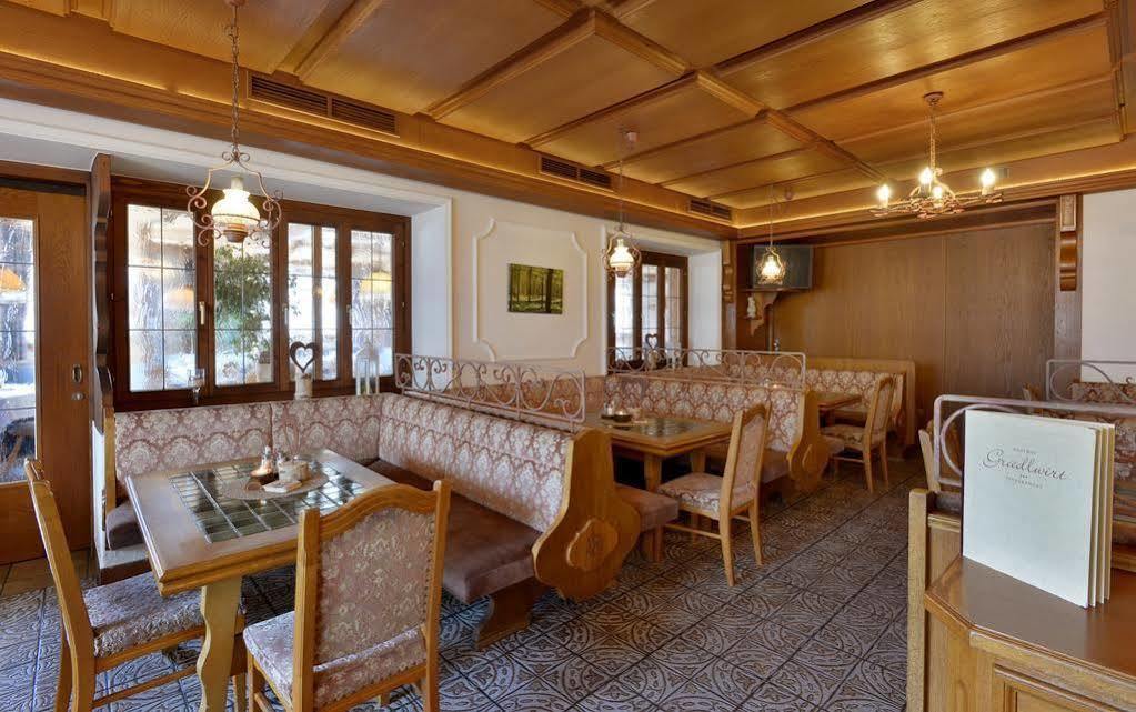 Hotel Restaurant Gradlwirt Niederndorf  Экстерьер фото