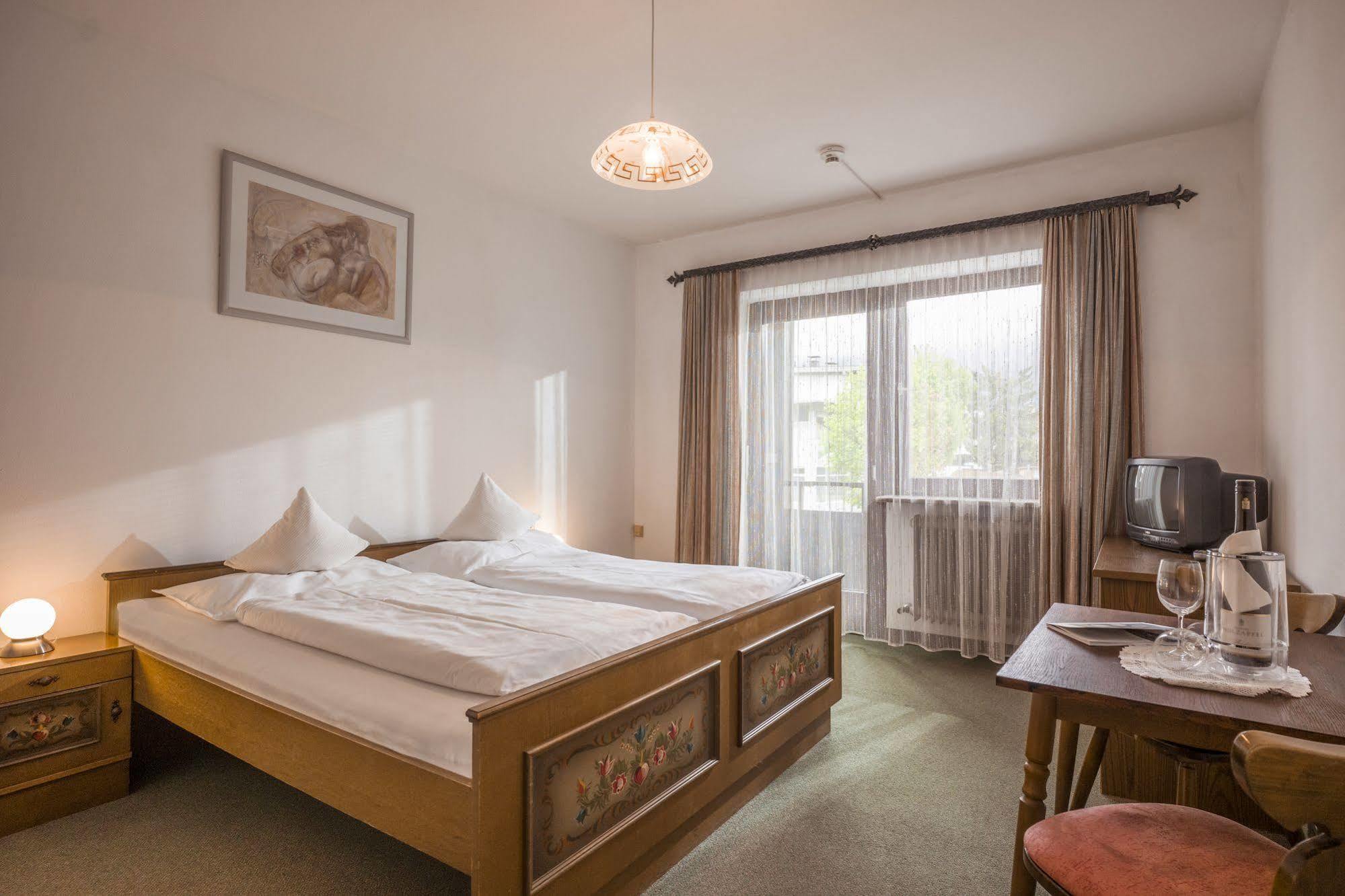 Hotel Restaurant Gradlwirt Niederndorf  Экстерьер фото