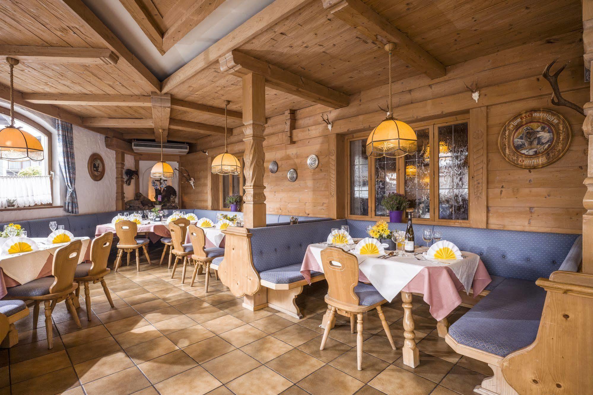 Hotel Restaurant Gradlwirt Niederndorf  Экстерьер фото