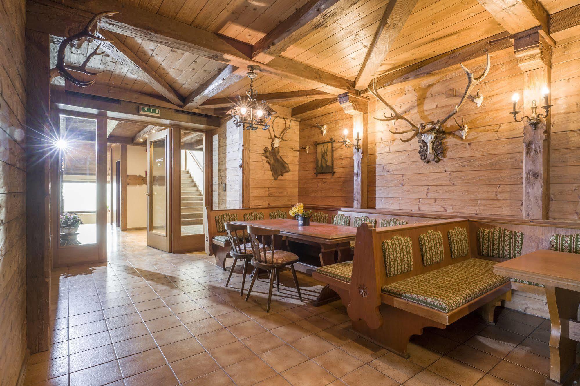 Hotel Restaurant Gradlwirt Niederndorf  Экстерьер фото